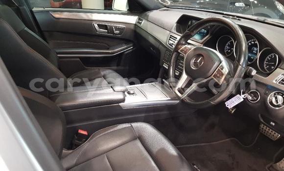 Acheter Occasion Voiture Mercedes-Benz E–Class Gris à Gobabis, Omaheke Acheter Occasion Voiture Mercedes-Benz E–Class Gris à Gobabis, Omaheke