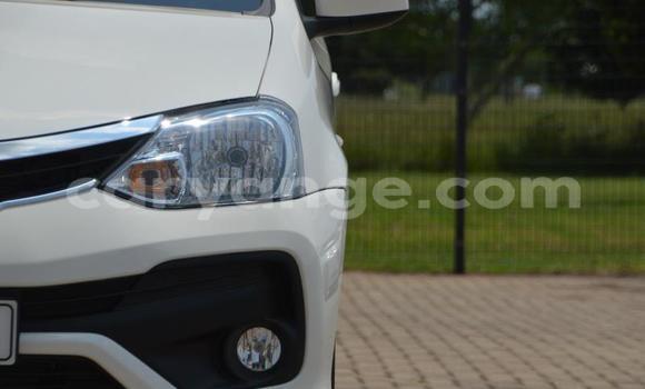Acheter Occasion Voiture Toyota Etios Blanc à Gobabis, Omaheke Acheter Occasion Voiture Toyota Etios Blanc à Gobabis, Omaheke