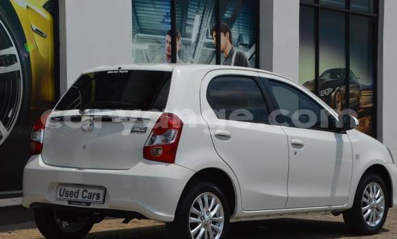 Acheter Occasion Voiture Toyota Etios Blanc à Gobabis, Omaheke Acheter Occasion Voiture Toyota Etios Blanc à Gobabis, Omaheke
