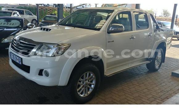 Buy Used Toyota Hilux White Car in Karasburg in Karas