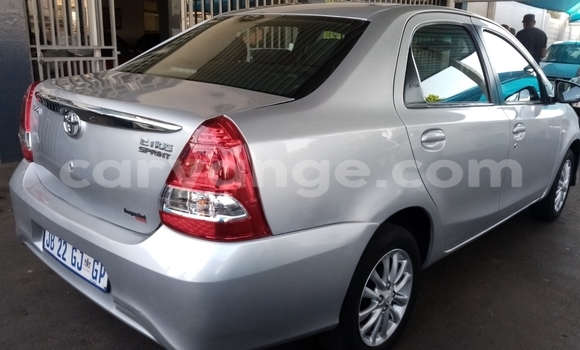 Acheter Occasion Voiture Toyota Etios Gris à Windhoek, Namibie Acheter Occasion Voiture Toyota Etios Gris à Windhoek, Namibie