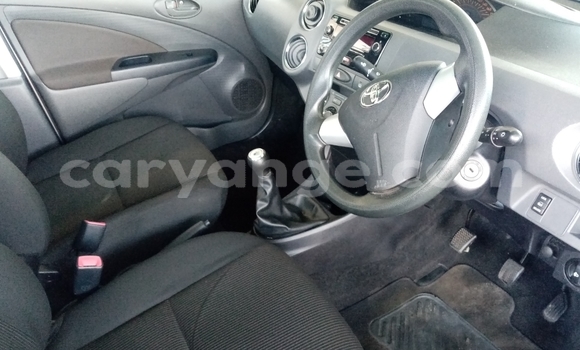 Acheter Occasion Voiture Toyota Etios Gris à Windhoek, Namibie Acheter Occasion Voiture Toyota Etios Gris à Windhoek, Namibie