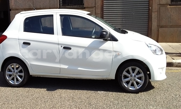Acheter Occasion Voiture Mitsubishi Mirage Blanc à Windhoek, Namibie Acheter Occasion Voiture Mitsubishi Mirage Blanc à Windhoek, Namibie
