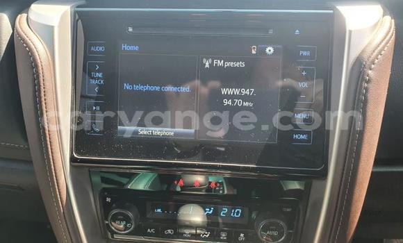 Acheter Occasion Voiture Toyota Fortuner Gris à Grootfontein, Namibie Acheter Occasion Voiture Toyota Fortuner Gris à Grootfontein, Namibie