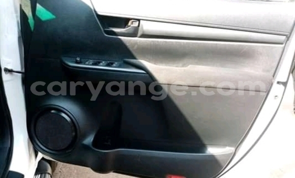 Acheter Occasion Voiture Toyota Hilux Blanc à Windhoek, Namibie Acheter Occasion Voiture Toyota Hilux Blanc à Windhoek, Namibie