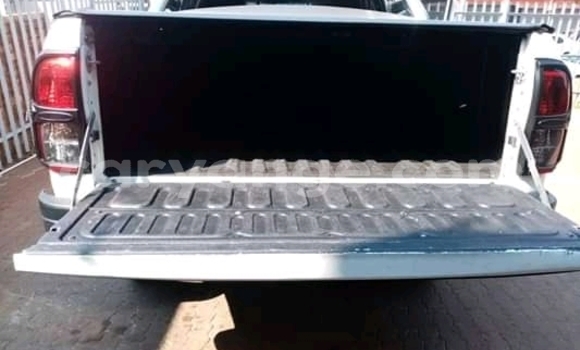 Acheter Occasion Voiture Toyota Hilux Blanc à Windhoek, Namibie Acheter Occasion Voiture Toyota Hilux Blanc à Windhoek, Namibie