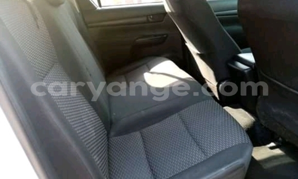 Acheter Occasion Voiture Toyota Hilux Blanc à Windhoek, Namibie Acheter Occasion Voiture Toyota Hilux Blanc à Windhoek, Namibie