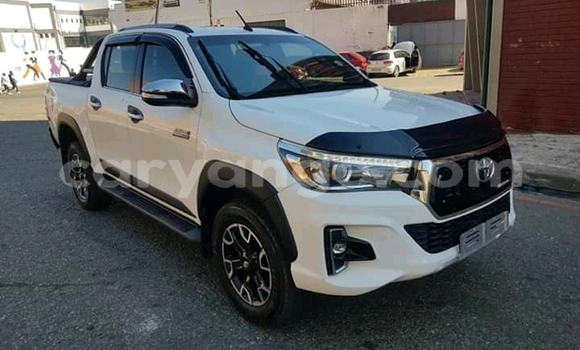 Acheter Occasion Voiture Toyota Hilux Blanc à Gobabis, Omaheke Acheter Occasion Voiture Toyota Hilux Blanc à Gobabis, Omaheke