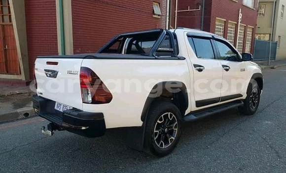 Acheter Occasion Voiture Toyota Hilux Blanc à Gobabis, Omaheke Acheter Occasion Voiture Toyota Hilux Blanc à Gobabis, Omaheke