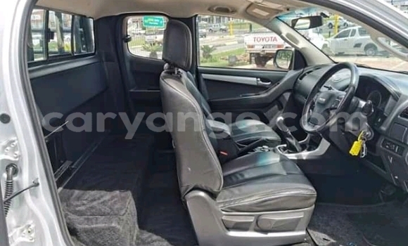 Acheter Occasion Voiture Isuzu KB Gris à Gobabis, Omaheke Acheter Occasion Voiture Isuzu KB Gris à Gobabis, Omaheke