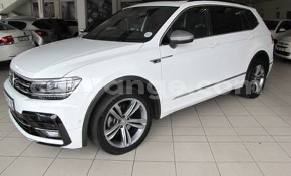 Buy Used Volkswagen Tiguan White Car in Windhoek in Namibia