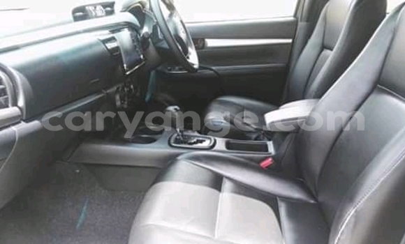 Acheter Occasion Voiture Toyota Hilux Gris à Windhoek, Namibie Acheter Occasion Voiture Toyota Hilux Gris à Windhoek, Namibie