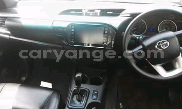 Acheter Occasion Voiture Toyota Hilux Gris à Windhoek, Namibie Acheter Occasion Voiture Toyota Hilux Gris à Windhoek, Namibie