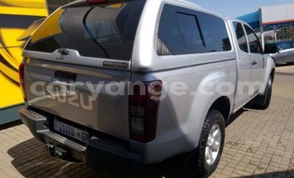 Acheter Occasion Voiture Isuzu D–MAX Gris à Windhoek, Namibie Acheter Occasion Voiture Isuzu D–MAX Gris à Windhoek, Namibie