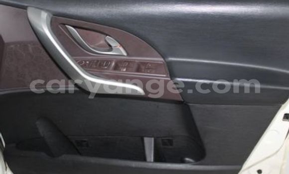 Acheter Occasion Voiture Mahindra Xylo Blanc à Swakopmund, Namibie Acheter Occasion Voiture Mahindra Xylo Blanc à Swakopmund, Namibie