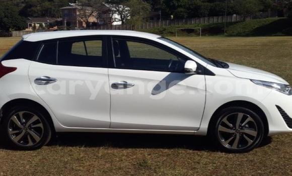 Buy Used Toyota Yaris White Car in Gobabis in Omaheke Buy Used Toyota Yaris White Car in Gobabis in Omaheke