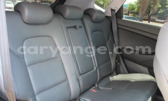 Acheter Occasion Voiture Hyundai Tucson Blanc à Walvis Bay, Namibie Acheter Occasion Voiture Hyundai Tucson Blanc à Walvis Bay, Namibie