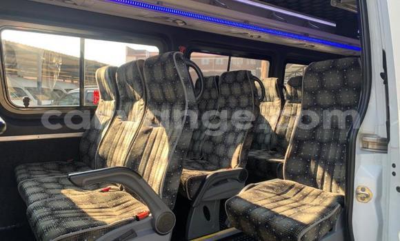 Buy Used Mercedes-Benz 190 White Car in Swakopmund in Namibia Buy Used Mercedes-Benz 190 White Car in Swakopmund in Namibia