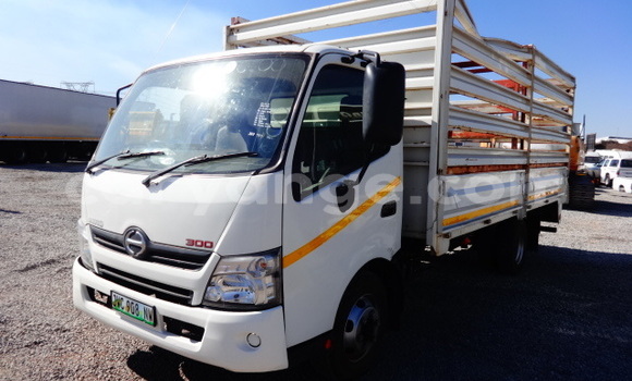 Buy Used Hino 300 Series White Truck in Windhoek in Namibia Buy Used Hino 300 Series White Truck in Windhoek in Namibia