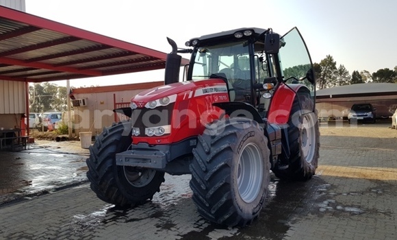 Buy Used Caterpillar 120 Red Truck in Windhoek in Namibia Buy Used Caterpillar 120 Red Truck in Windhoek in Namibia