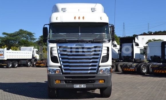 Buy Used Freightliner 90 Cum 500 White Truck in Windhoek in Namibia Buy Used Freightliner 90 Cum 500 White Truck in Windhoek in Namibia