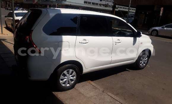 Acheter Occasion Voiture Toyota Avanza Blanc à Windhoek, Namibie Acheter Occasion Voiture Toyota Avanza Blanc à Windhoek, Namibie