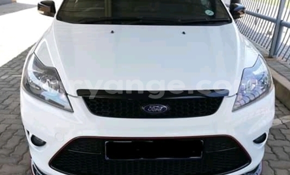 Acheter Occasion Voiture Ford Focus Blanc à Windhoek, Namibie Acheter Occasion Voiture Ford Focus Blanc à Windhoek, Namibie