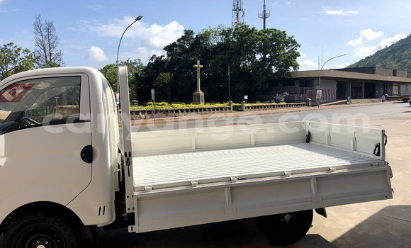 Acheter Occasion Voiture Hyundai H1 Blanc à Gobabis, Omaheke Acheter Occasion Voiture Hyundai H1 Blanc à Gobabis, Omaheke