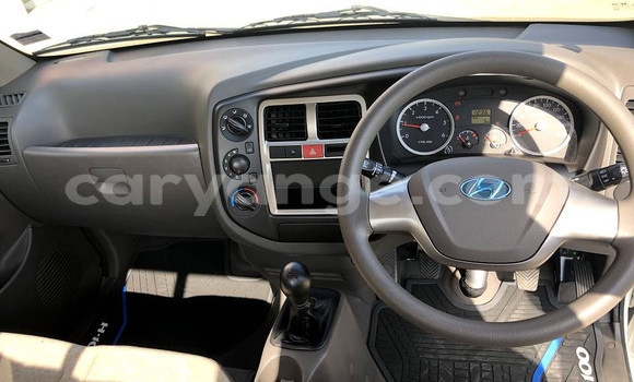 Acheter Occasion Voiture Hyundai H1 Blanc à Gobabis, Omaheke Acheter Occasion Voiture Hyundai H1 Blanc à Gobabis, Omaheke