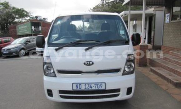 Buy Used Kia K7 White Car in Windhoek in Namibia Buy Used Kia K7 White Car in Windhoek in Namibia