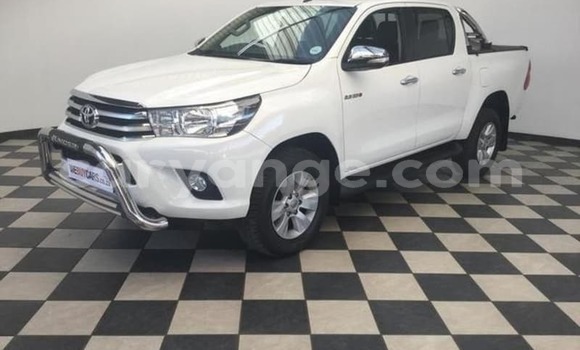 Buy Used Toyota Hilux White Car in Walvis Bay in Namibia Buy Used Toyota Hilux White Car in Walvis Bay in Namibia