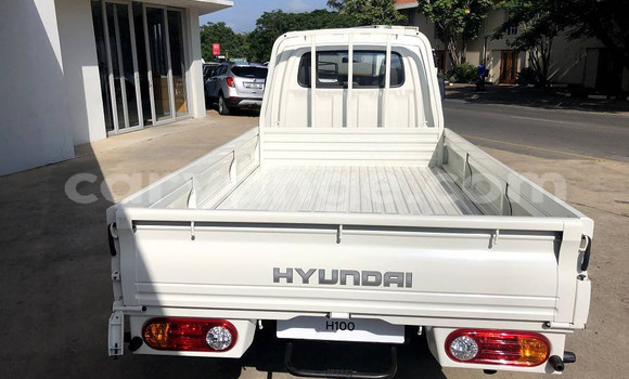 Acheter Occasion Voiture Hyundai H1 Blanc à Gobabis, Omaheke Acheter Occasion Voiture Hyundai H1 Blanc à Gobabis, Omaheke