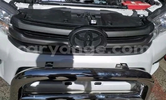 Acheter Occasion Voiture Toyota Hilux Blanc à Windhoek, Namibie Acheter Occasion Voiture Toyota Hilux Blanc à Windhoek, Namibie