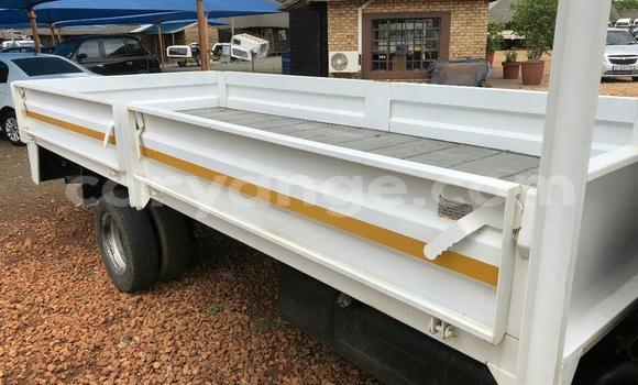 Acheter Occasion Utilitaire Toyota Dyna Blanc à Windhoek, Namibie Acheter Occasion Utilitaire Toyota Dyna Blanc à Windhoek, Namibie