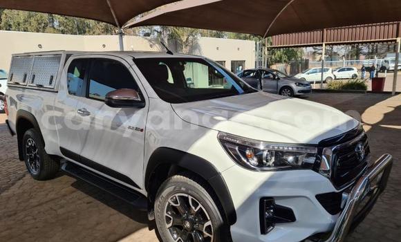 Buy Used Toyota Hilux White Car in Gobabis in Omaheke Buy Used Toyota Hilux White Car in Gobabis in Omaheke