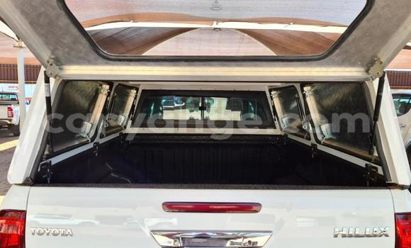 Buy Used Toyota Hilux White Car in Gobabis in Omaheke Buy Used Toyota Hilux White Car in Gobabis in Omaheke