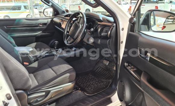 Buy Used Toyota Hilux White Car in Gobabis in Omaheke Buy Used Toyota Hilux White Car in Gobabis in Omaheke