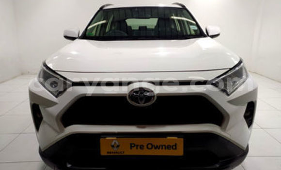 Acheter Occasion Voiture Toyota RAV4 Blanc à Swakopmund, Namibie Acheter Occasion Voiture Toyota RAV4 Blanc à Swakopmund, Namibie