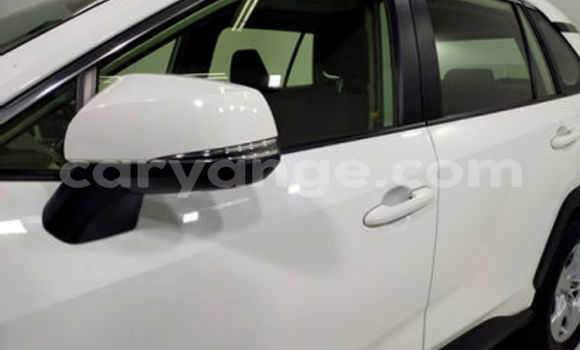 Acheter Occasion Voiture Toyota RAV4 Blanc à Swakopmund, Namibie Acheter Occasion Voiture Toyota RAV4 Blanc à Swakopmund, Namibie