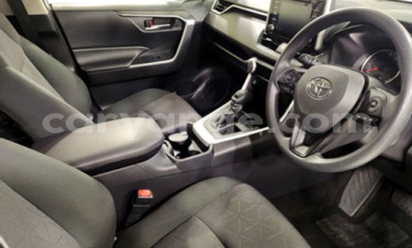 Acheter Occasion Voiture Toyota RAV4 Blanc à Swakopmund, Namibie Acheter Occasion Voiture Toyota RAV4 Blanc à Swakopmund, Namibie