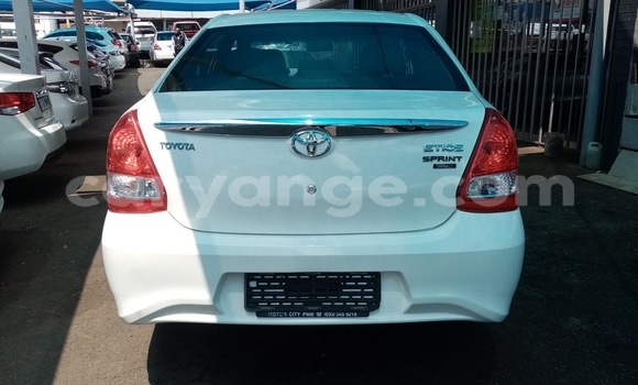 Acheter Occasion Voiture Toyota Etios Blanc à Windhoek, Namibie Acheter Occasion Voiture Toyota Etios Blanc à Windhoek, Namibie