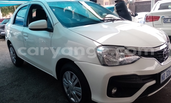 Acheter Occasion Voiture Toyota Etios Blanc à Windhoek, Namibie Acheter Occasion Voiture Toyota Etios Blanc à Windhoek, Namibie
