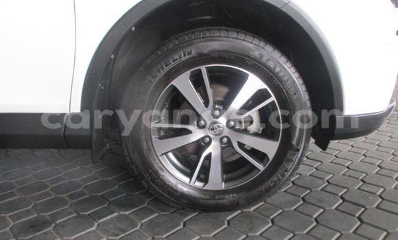 Acheter Occasion Voiture Toyota RAV4 Blanc à Gobabis, Omaheke Acheter Occasion Voiture Toyota RAV4 Blanc à Gobabis, Omaheke