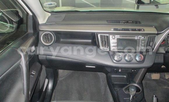 Acheter Occasion Voiture Toyota RAV4 Blanc à Gobabis, Omaheke Acheter Occasion Voiture Toyota RAV4 Blanc à Gobabis, Omaheke