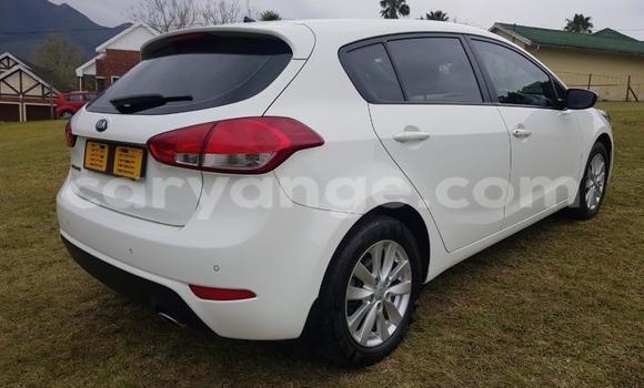 Acheter Occasion Voiture Kia Cerato Blanc à Gobabis, Omaheke Acheter Occasion Voiture Kia Cerato Blanc à Gobabis, Omaheke