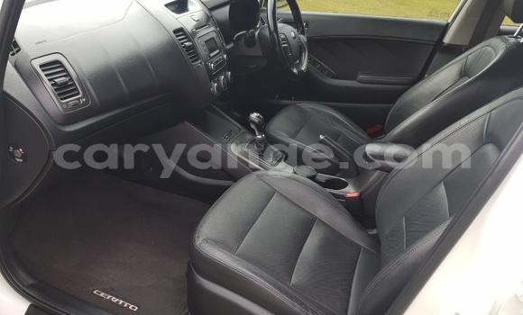 Acheter Occasion Voiture Kia Cerato Blanc à Gobabis, Omaheke Acheter Occasion Voiture Kia Cerato Blanc à Gobabis, Omaheke