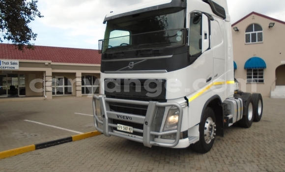 Buy Used Volvo FH10 White Truck in Windhoek in Namibia Buy Used Volvo FH10 White Truck in Windhoek in Namibia
