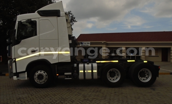 Buy Used Volvo FH10 White Truck in Windhoek in Namibia Buy Used Volvo FH10 White Truck in Windhoek in Namibia