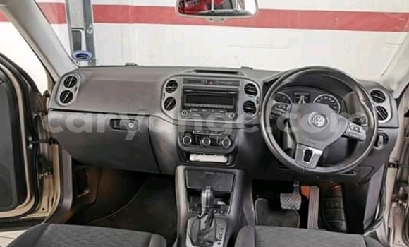 Acheter Occasion Voiture Volkswagen Tiguan Gris à Windhoek, Namibie Acheter Occasion Voiture Volkswagen Tiguan Gris à Windhoek, Namibie