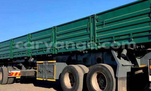 Buy Used DAF CF Green Truck in Windhoek in Namibia Buy Used DAF CF Green Truck in Windhoek in Namibia
